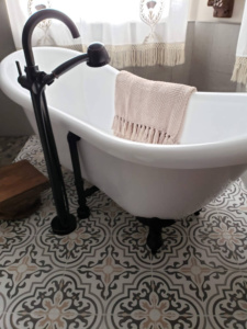 Bathtub after a Bathroom Remodeling in Phoenix, Peoria, AZ, Scottsdale, Glendale, AZ, and Surrounding Areas